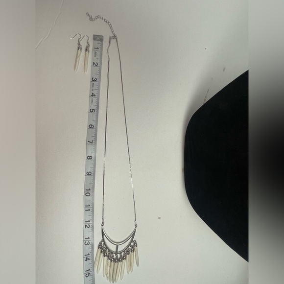 Stone Age A-Lister - white - Paparazzi necklace and matching Earrings - Picture 4 of 5